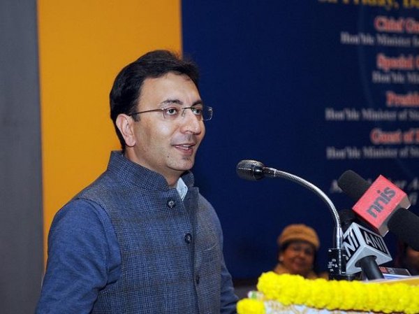 AICC Incharge of West Bengal, Jitin Prasada tests Covid-19 postive