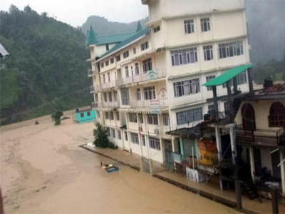 4 feared dead in Himachal Pradesh flash floods, heavy downpour in Ladakh toof