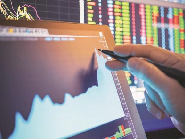 Shares of this realty firm zoomed 165% in 6 weeks, trade at 7-year high