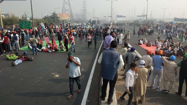 Farmers' protest: Government ready to amend farm bills, says MSP will stay